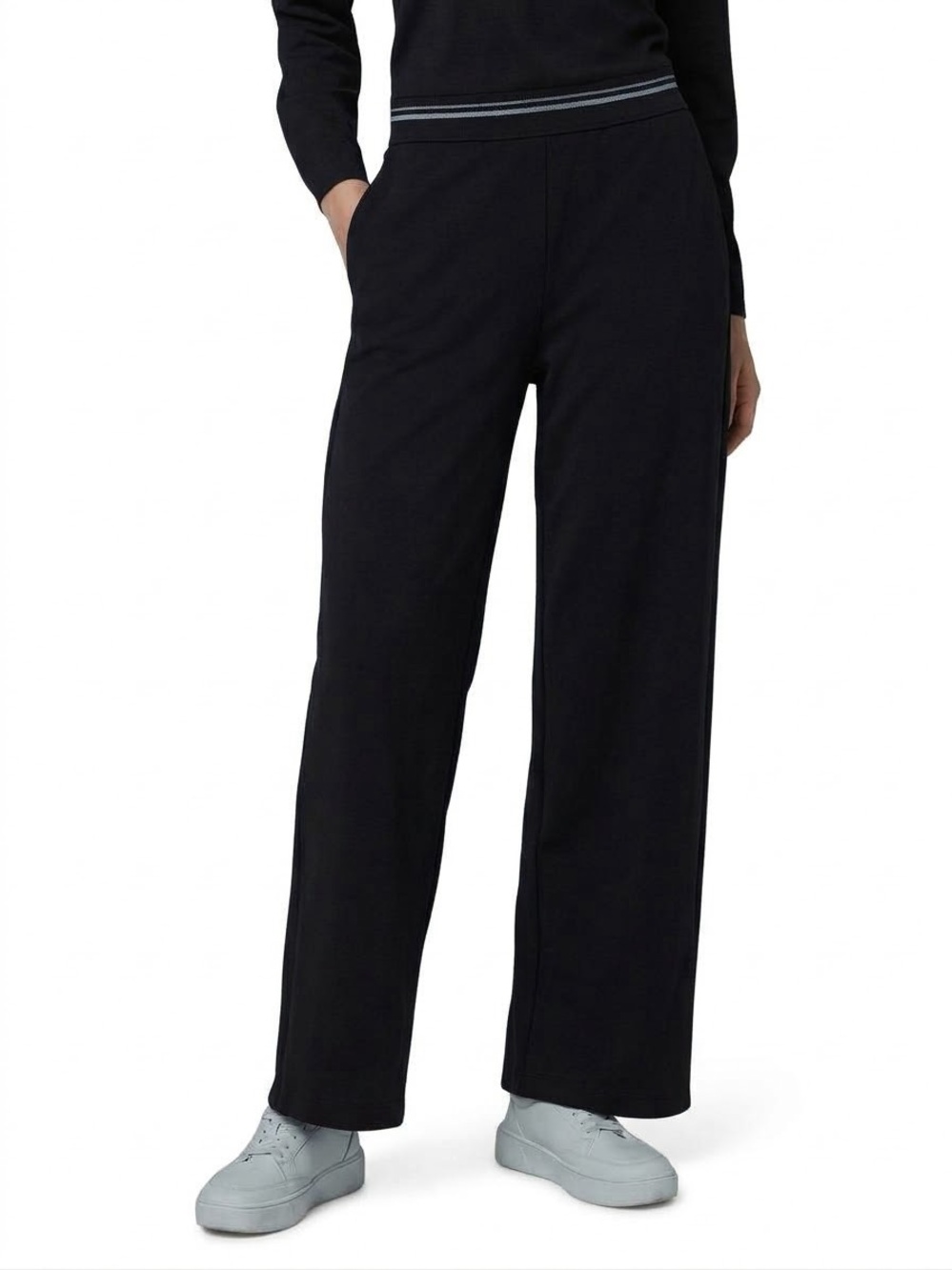 NWT!! Crane Travel Trousers in Black